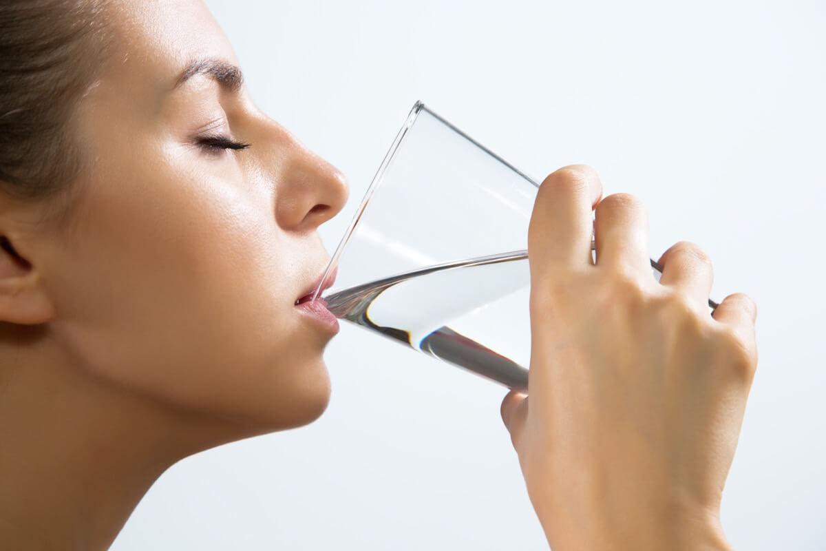 Dấu hiệu bệnh tiểu đường ở phụ nữ: cảm giác khát nước thường xuyên